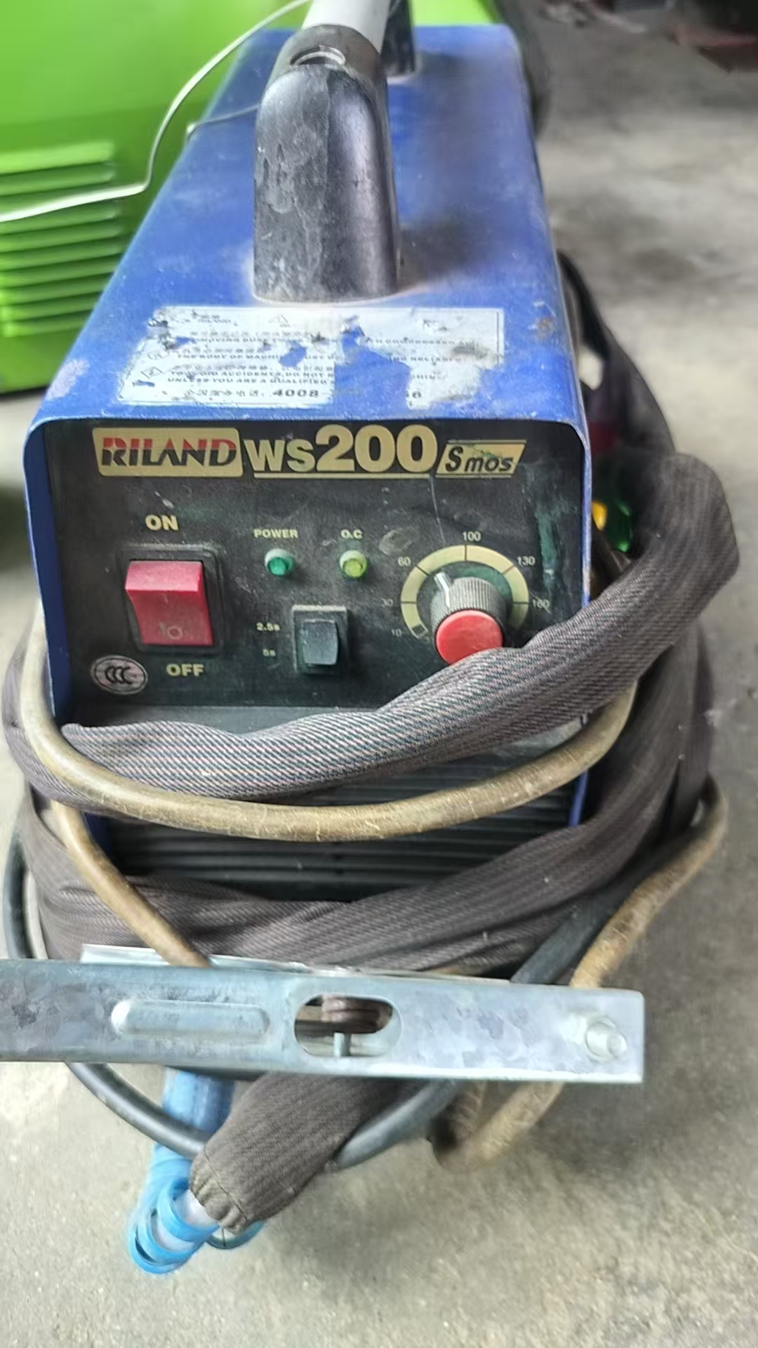 瑞凌200s氩弧焊机，活干完用不着了，八成新，带瓶带压力表，原价配全1280  