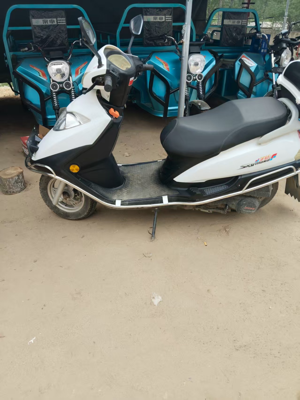 踏板摩托车，宇钻125，不烧机油，刹车离合全正常使用，现价1300喜欢的联系15
